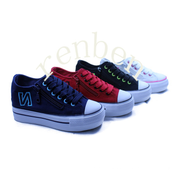 New Hot Women′s Selling Casual Canvas Shoes